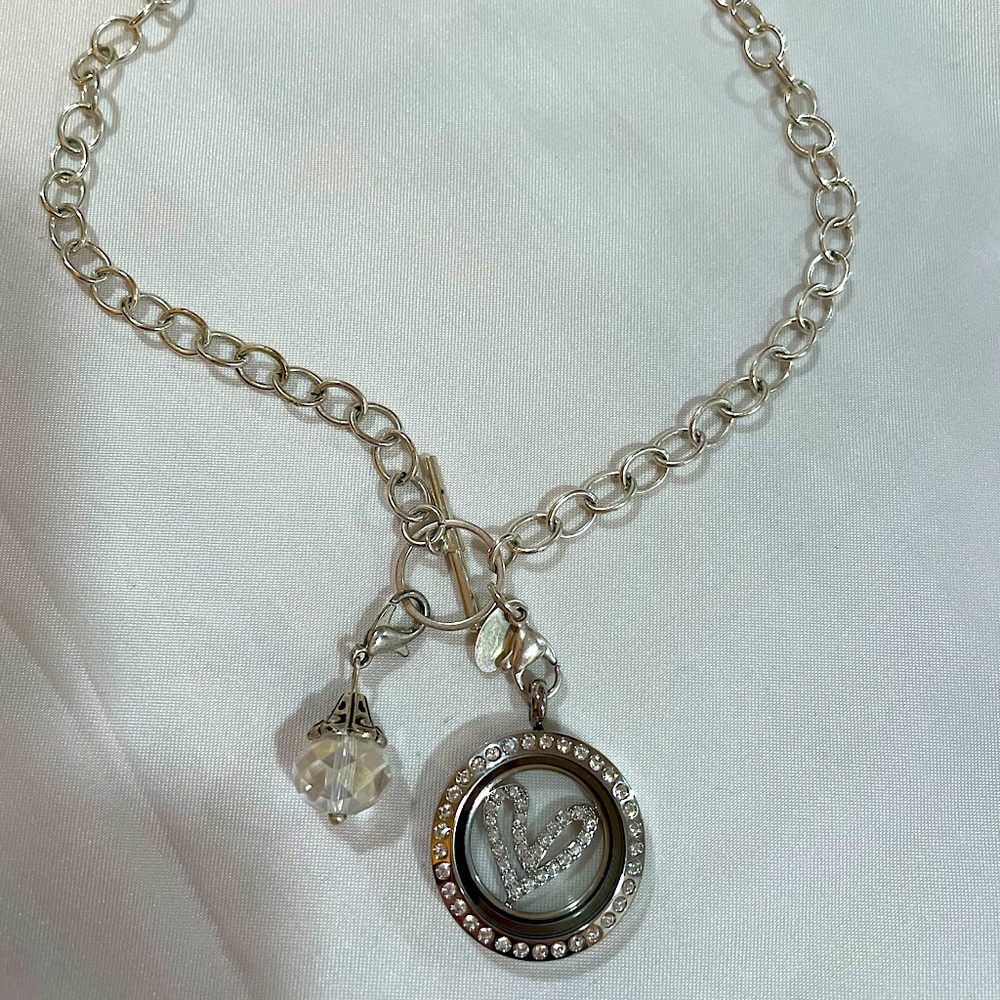 Origami Owl Necklace and locket w/heart charm